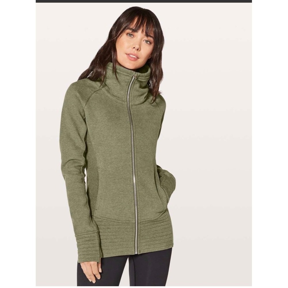 Lululemon Radiance Jacket Olive Green Full Zip Fleece Size 2 LW4AOWS 180$